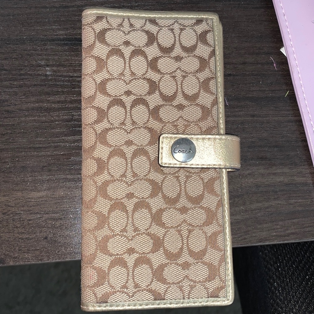 Coach wallet used once or twice